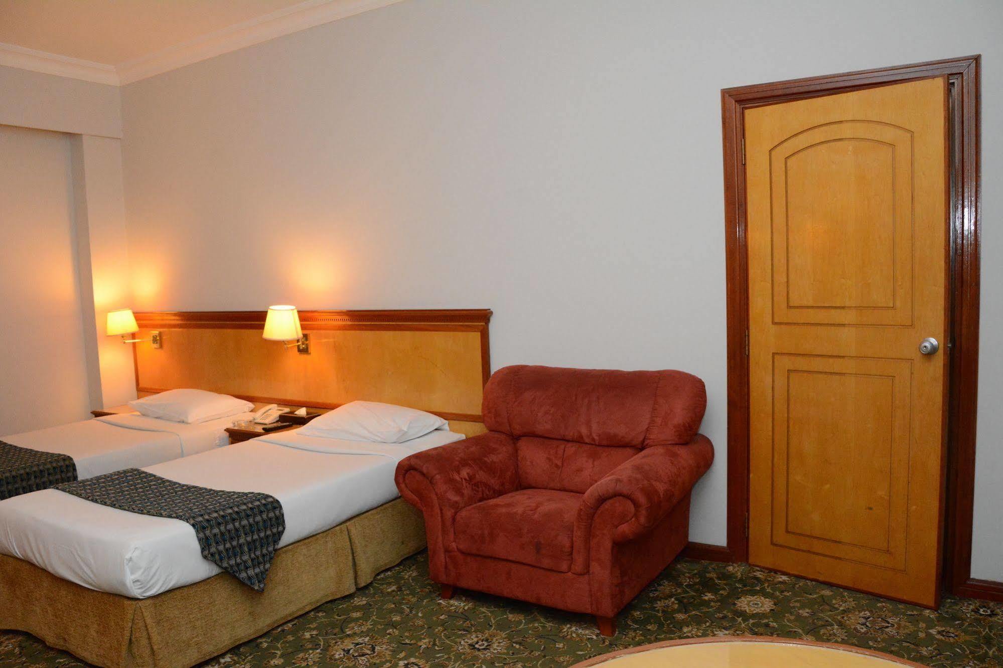 Phoenicia Hotel Manama Exterior foto